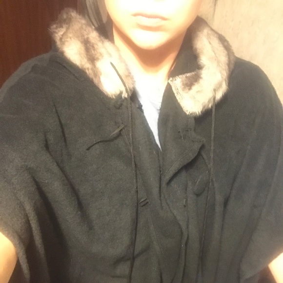 Poncho - Picture 2 of 3